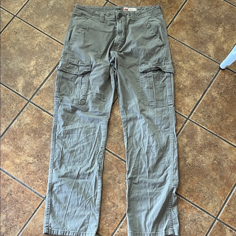 Wrangler  Relaxed Fit Men's Gray Cargo Pants No Size Listed